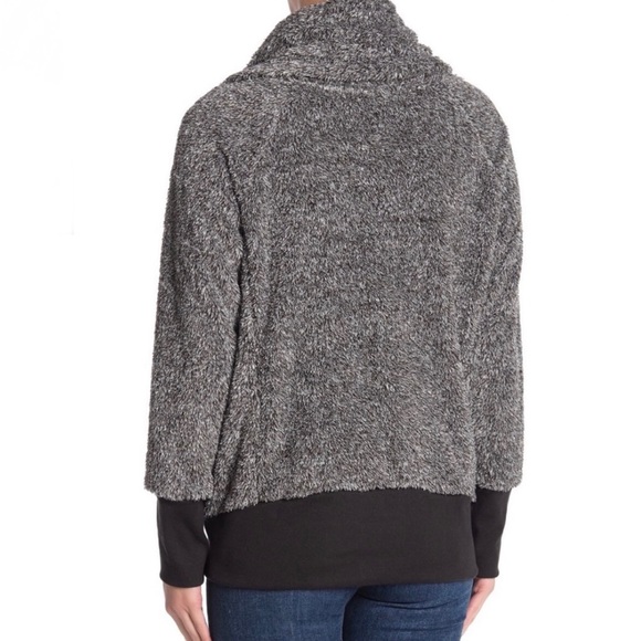 Te Verde Grey Cowl Neck Fleece Eyelash
Pullover Sweater Size M - Picture 2 of 16